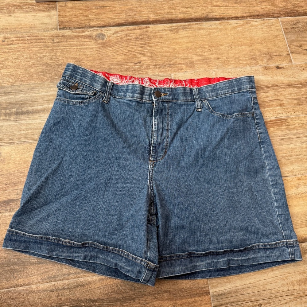 Lee Denim Shorts Blue Wash Distressed Womens 40"‎ Waist Cuff Comfort Stretch